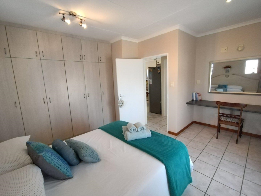 5 Bedroom Property for Sale in Wavecrest Eastern Cape